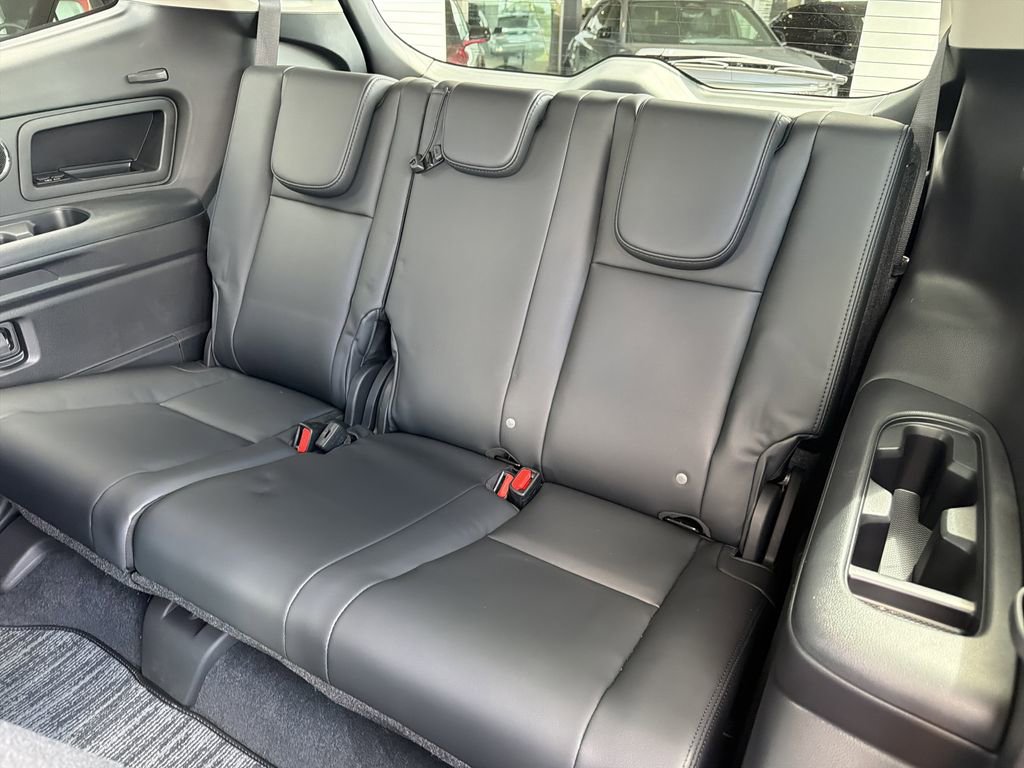 Certified 2025 Subaru Ascent Bronze Edition w/ Onyx Package image 14