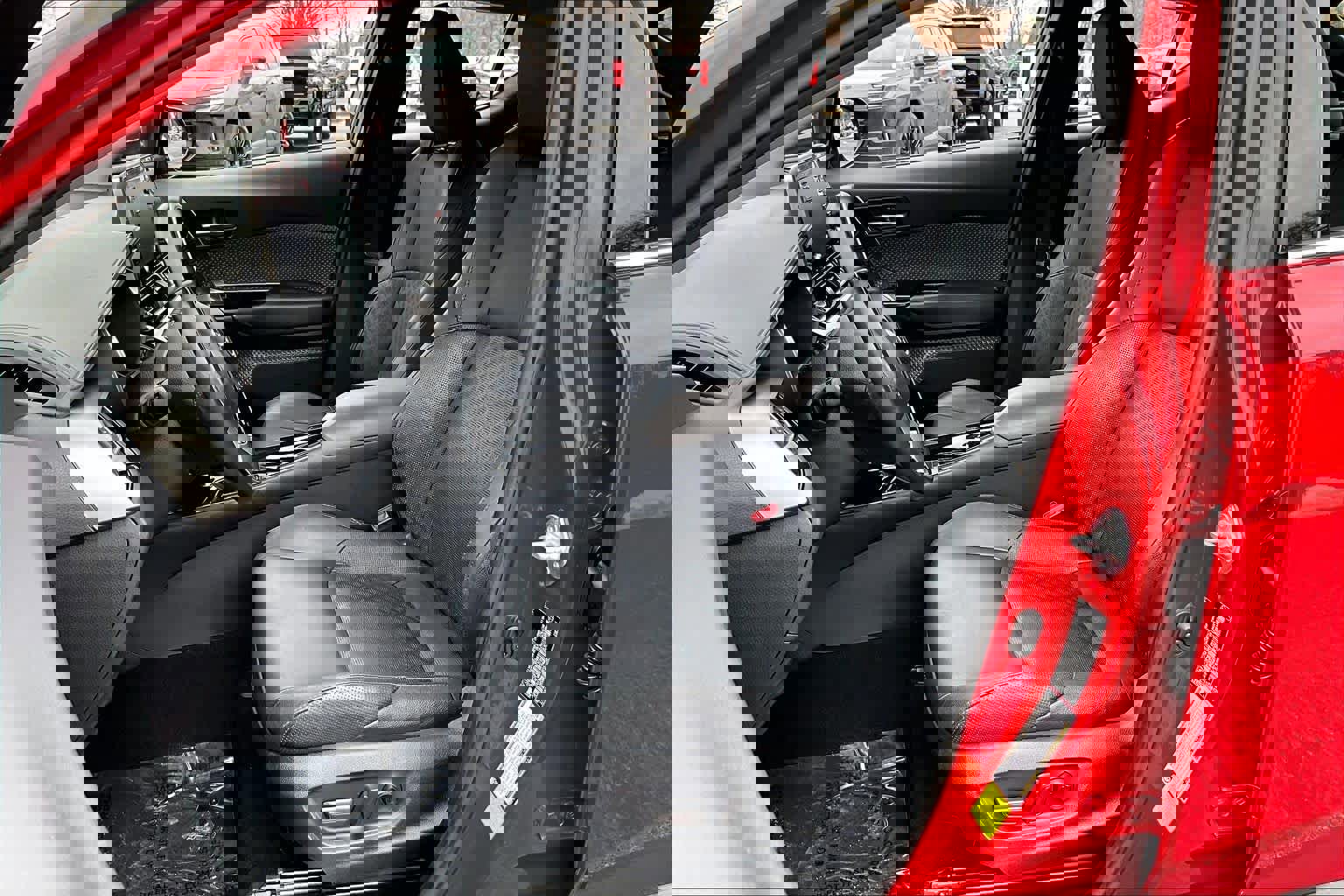 Used 2021 Toyota C-HR Limited image 8