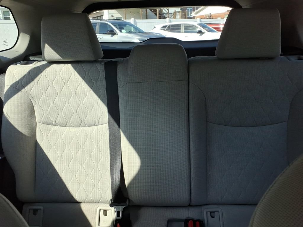 Used 2022 Toyota Corolla Cross L FWD image 16