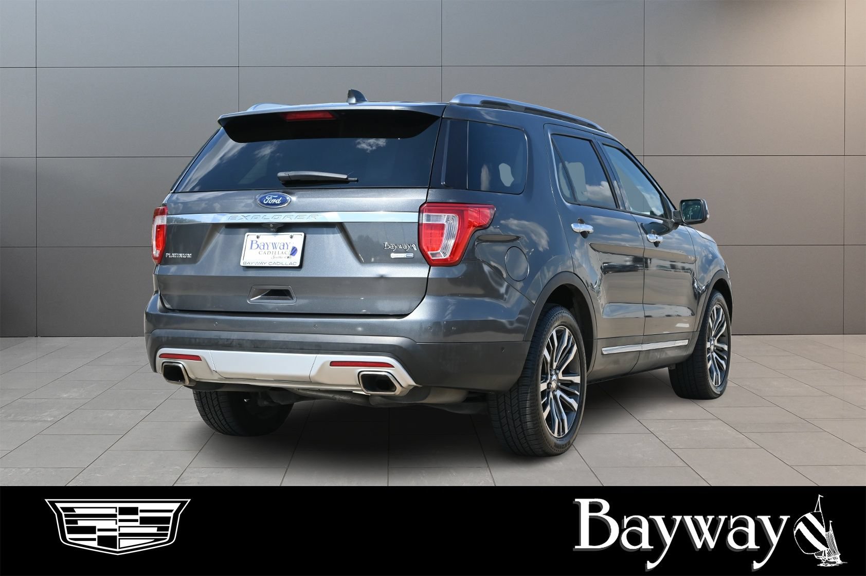 Used 2017 Ford Explorer Platinum AWD/4WD image 6