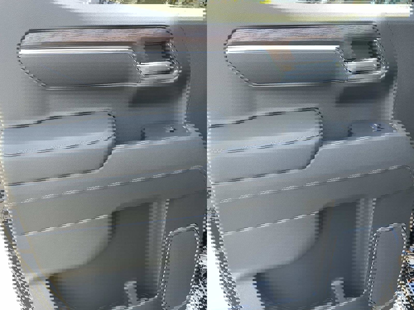 New 2026 GMC Sierra 1500 SLT w/ SLT Premium Plus Package image 23