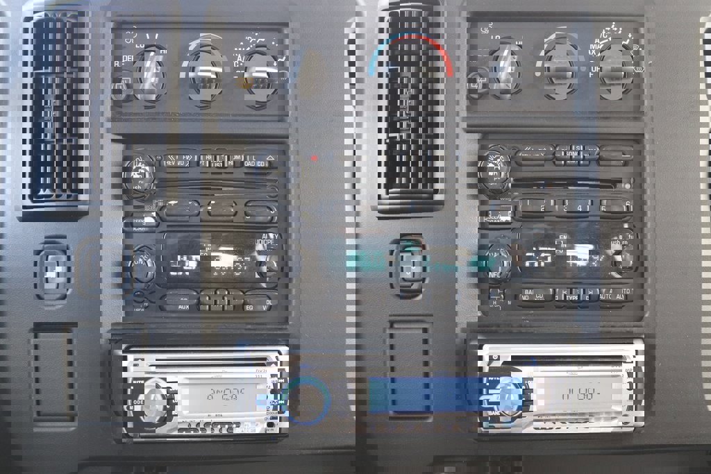 Used 2007 Chevrolet Express 1500 w/ Preferred Equipment Group image 7