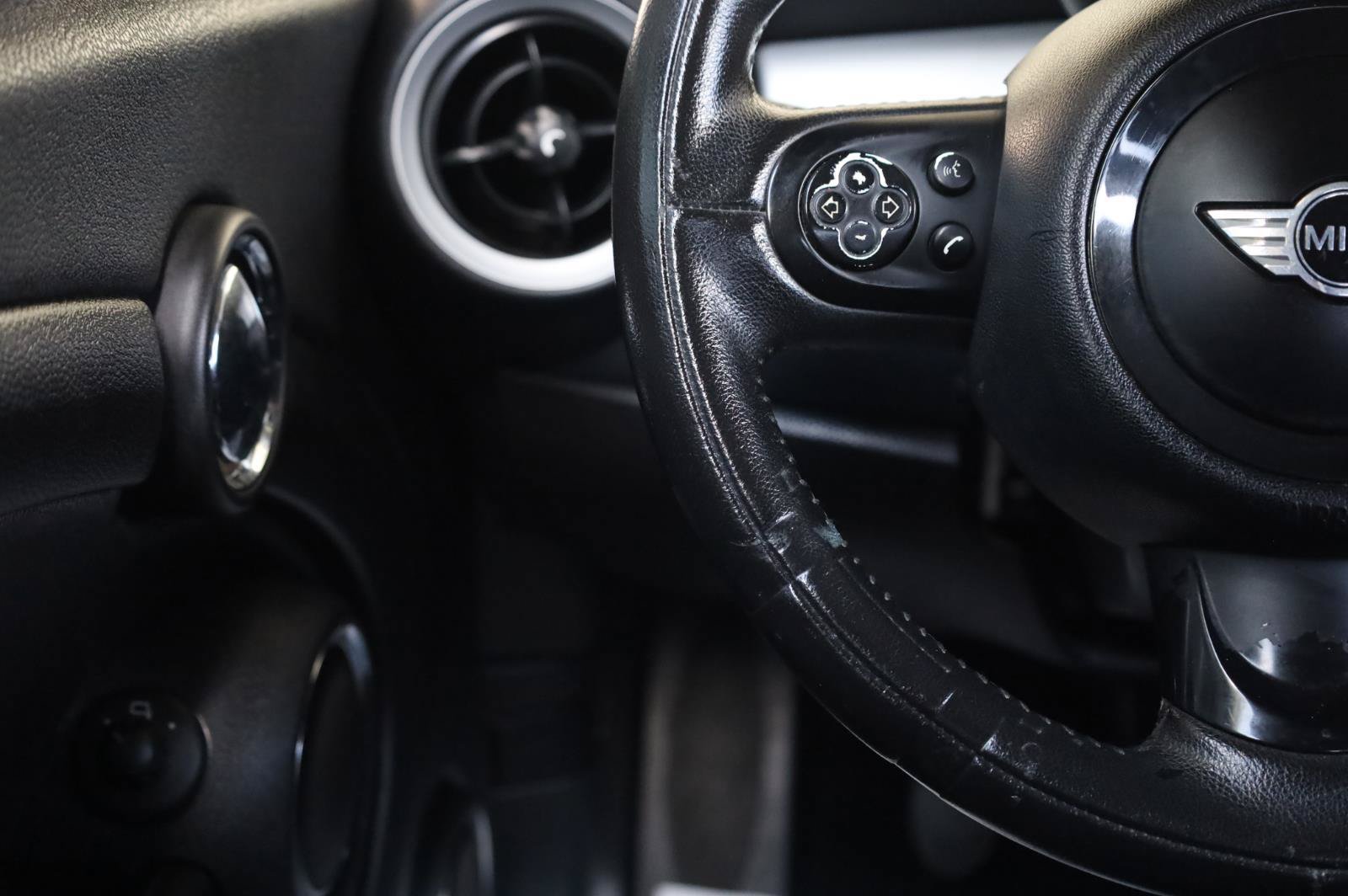 Used 2011 MINI Cooper Hardtop FWD image 25