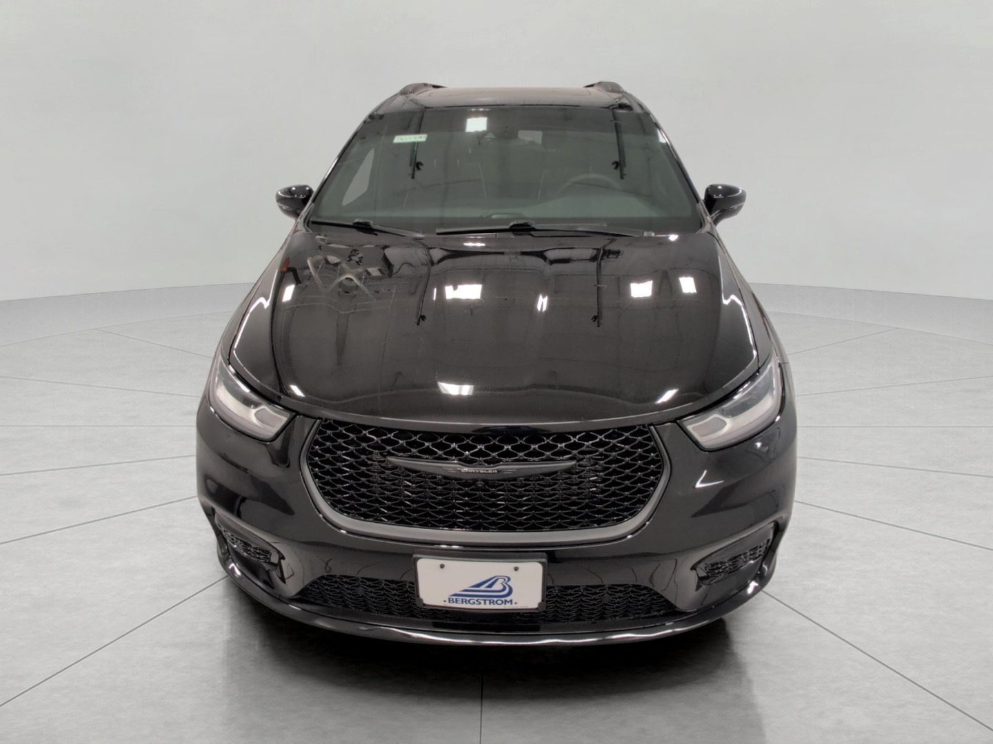 Used 2025 Chrysler Pacifica Premium FWD image 14