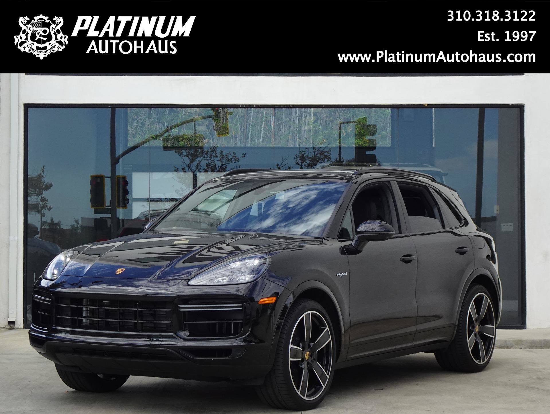 Used 2023 Porsche Cayenne Turbo S AWD/4WD image 1