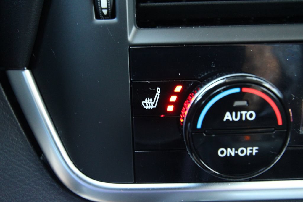 Used 2023 Nissan Rogue S AWD/4WD image 11