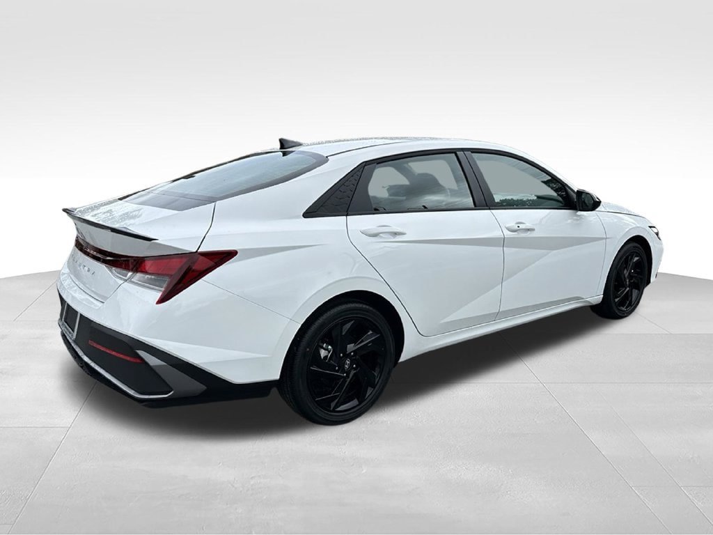 New 2026 Hyundai Elantra SEL Sport FWD image 7
