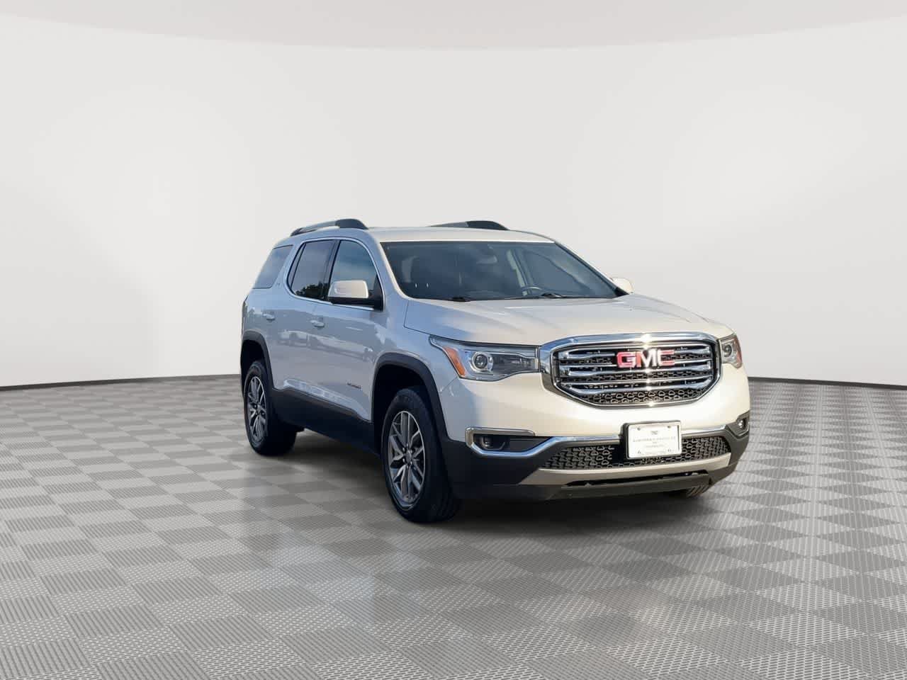 Used 2019 GMC Acadia SLE AWD/4WD image 3