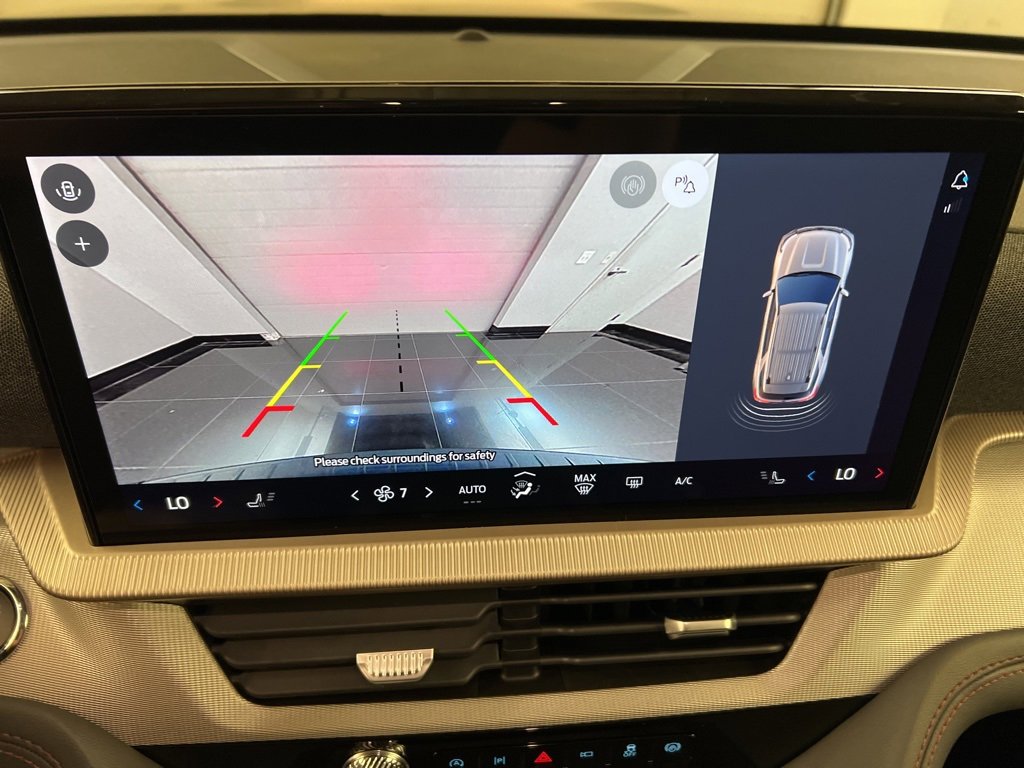 New 2025 Ford Explorer Active image 12