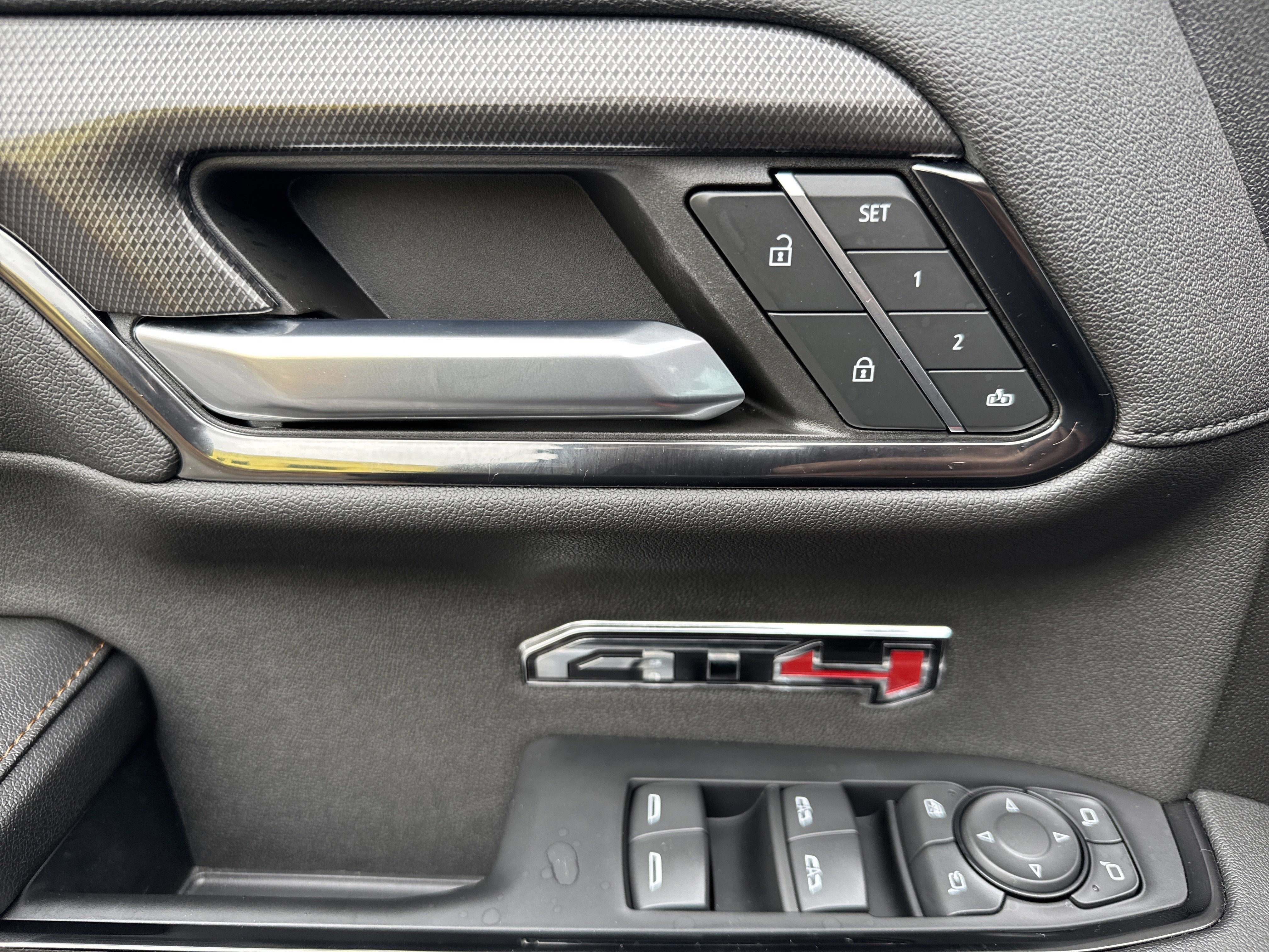 Used 2024 GMC Sierra 1500 AT4 w/ Technology Package image 15