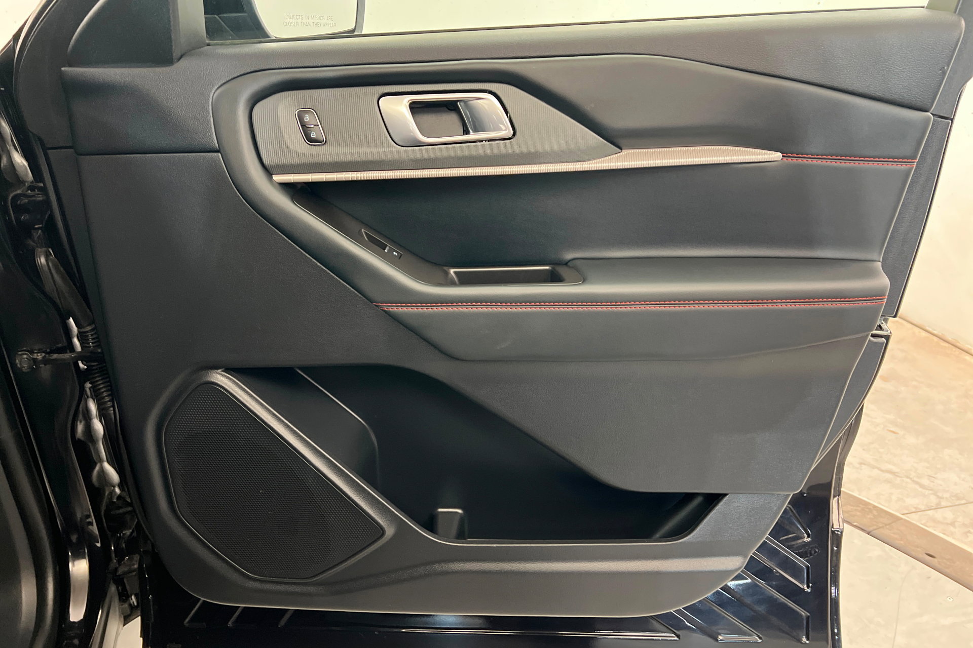 Used 2025 Ford Explorer ST-Line image 24