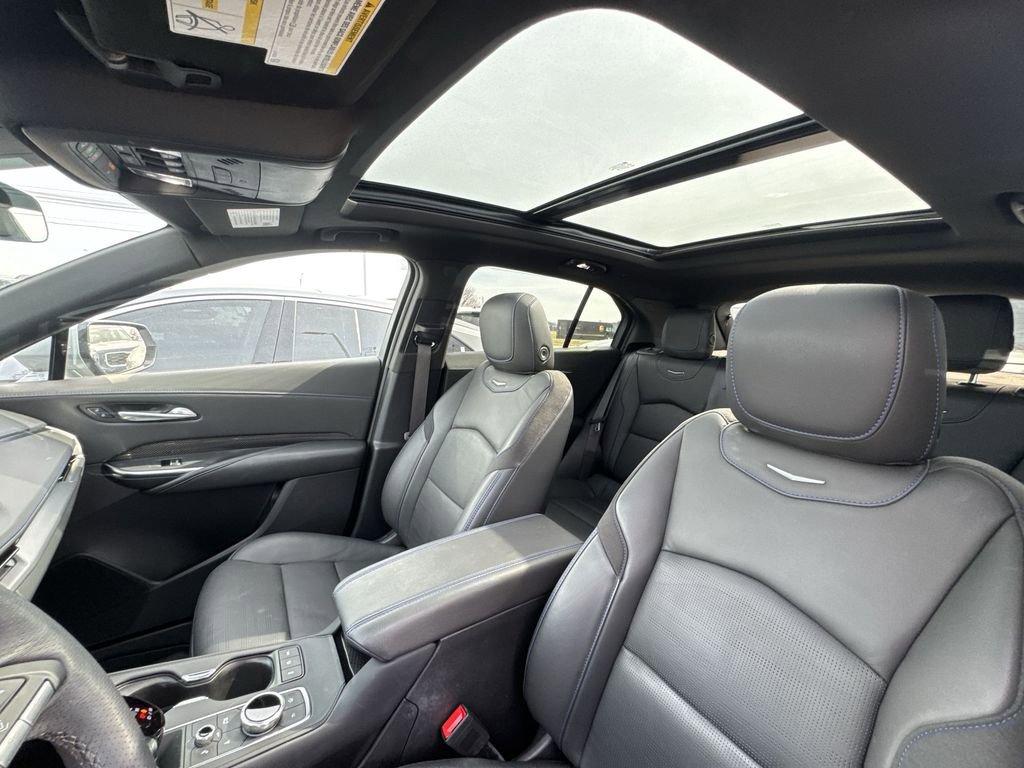 Used 2024 Cadillac XT4 Sport image 14