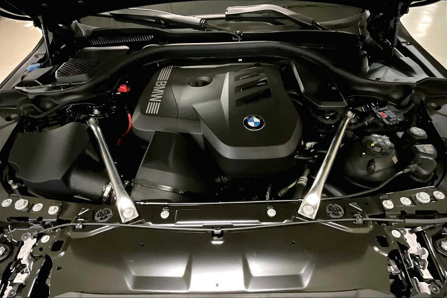 Used 2025 BMW 530i RWD image 16