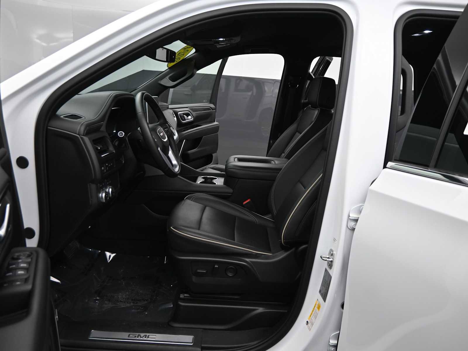 Used 2024 GMC Yukon SLT image 15