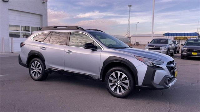 Used 2024 Subaru Outback Limited image 3