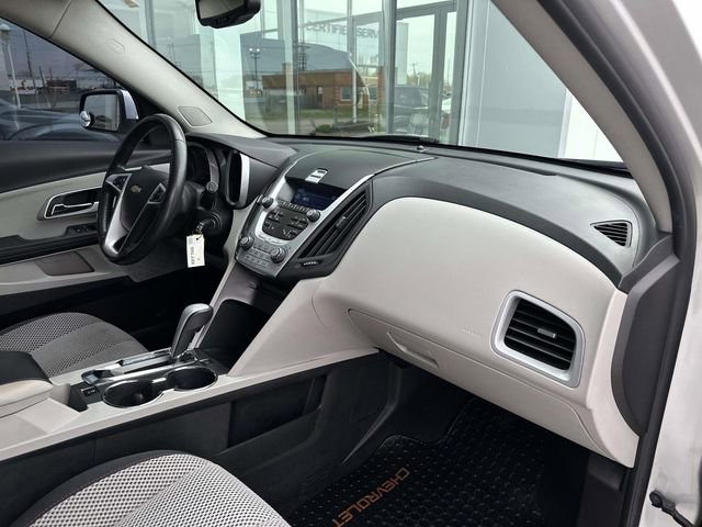 Used 2011 Chevrolet Equinox LT w/ Driver Convenience Package image 18