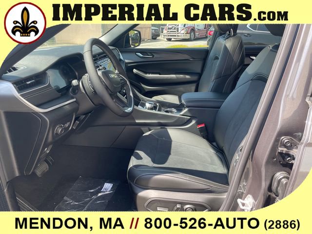 New 2025 Jeep Grand Cherokee L Altitude image 36