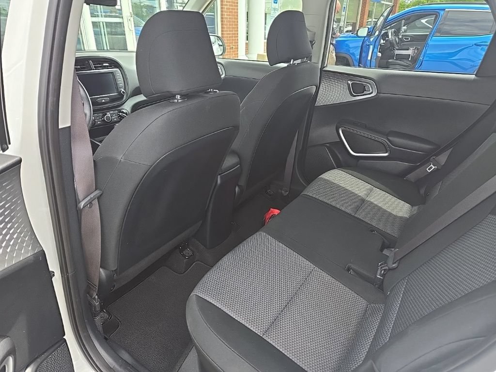 Used 2022 Kia Soul LX w/ Technology Package FWD image 6
