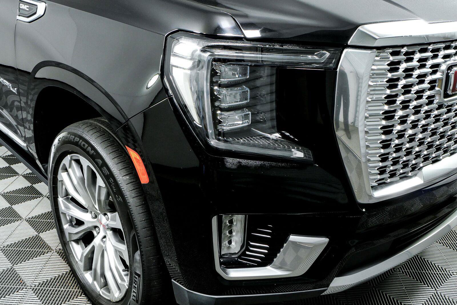 Used 2022 GMC Yukon XL Denali w/ Denali Ultimate Package AWD/4WD image 40