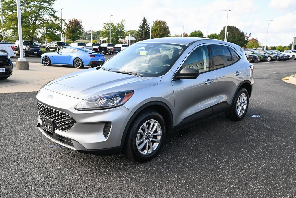 Certified 2022 Ford Escape SE image 9