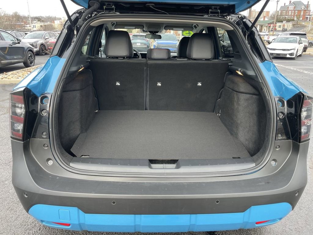 Used 2025 Nissan Kicks SR image 34