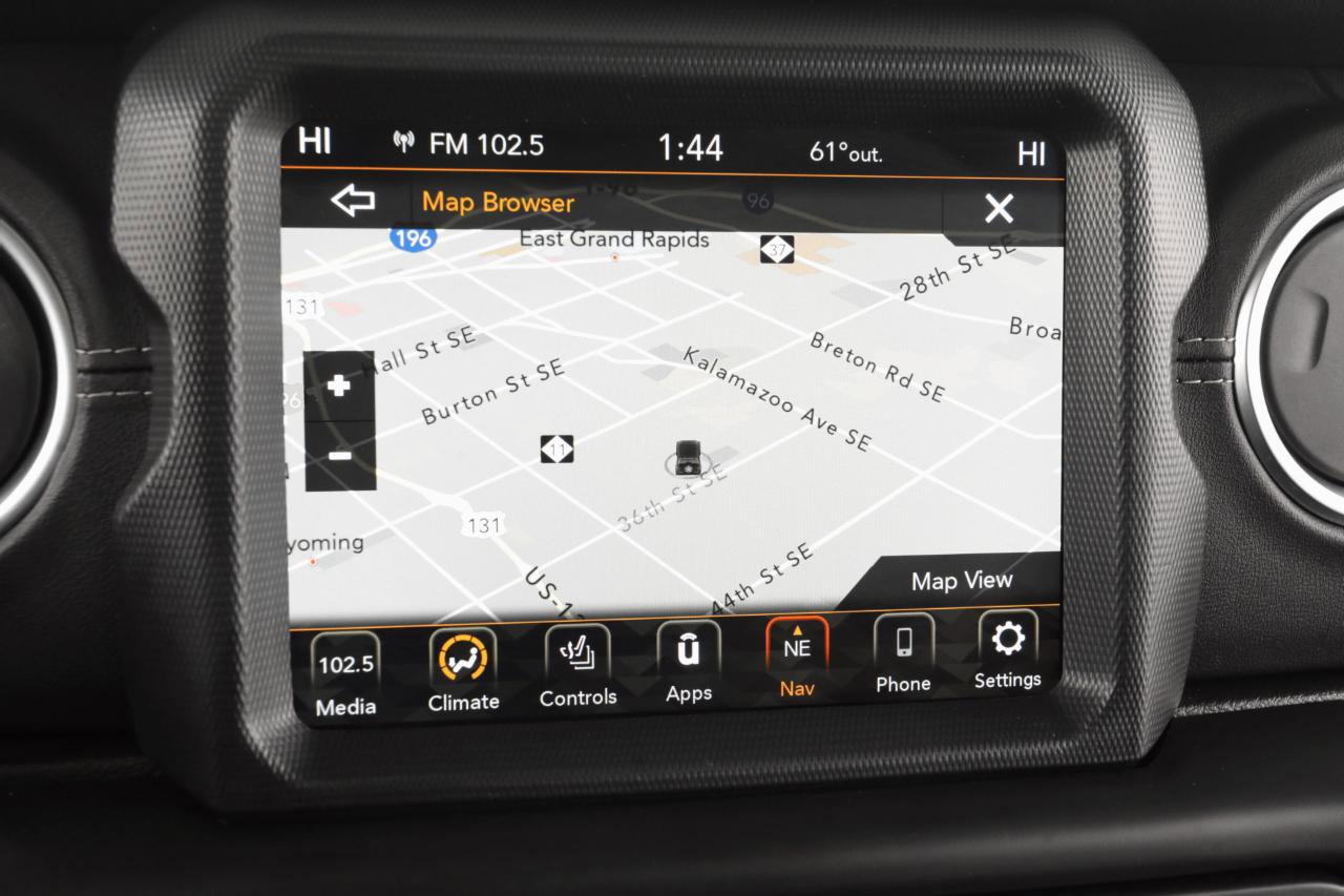 Used 2021 Jeep Wrangler Unlimited Sahara w/ Uconnect 4C Nav & Sound Group image 20