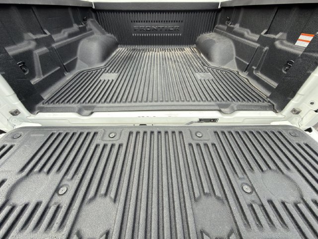 Used 2025 Nissan Frontier PRO-4X AWD/4WD image 10