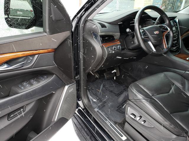 Used 2017 Cadillac Escalade 4WD image 10