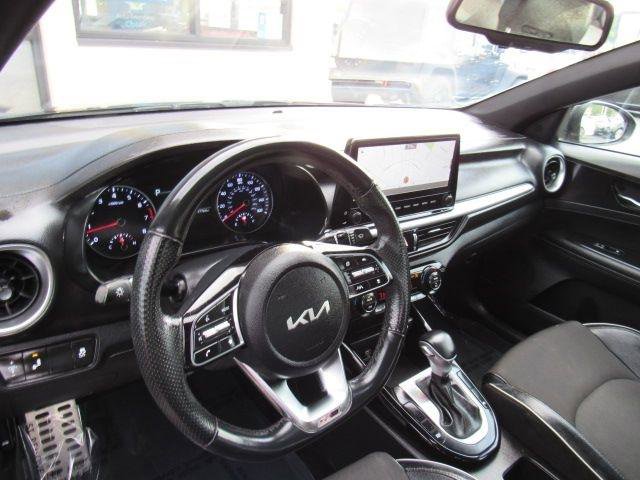 Used 2022 Kia Forte GT-Line w/ GT-Line Premium Package FWD image 8