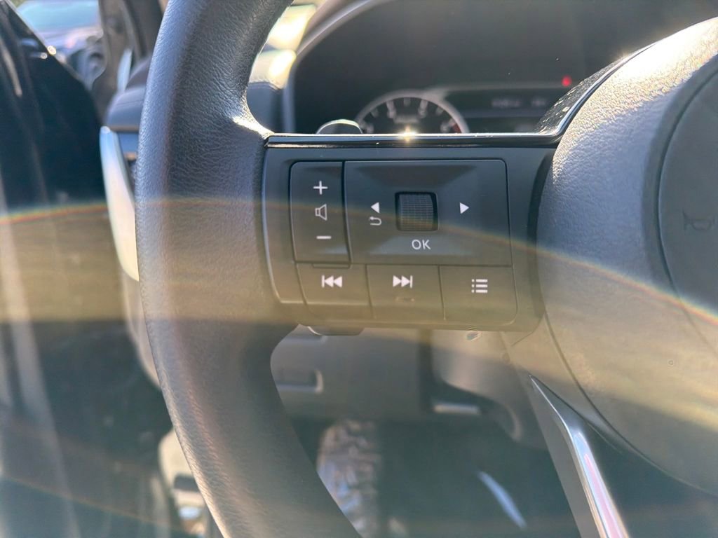 Used 2022 Nissan Rogue SV FWD image 22