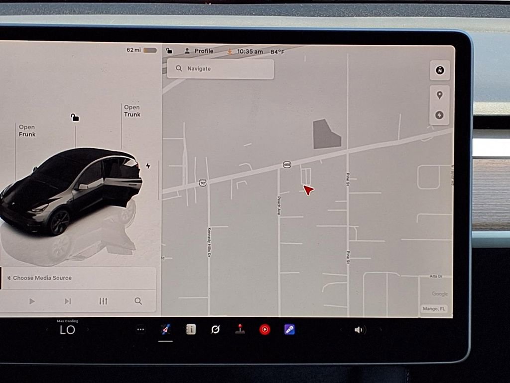 Used 2025 Tesla Model Y Long Range RWD image 25