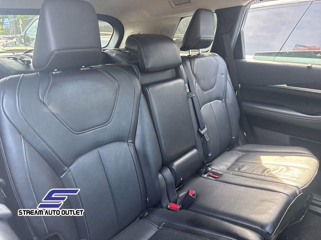 Used 2022 INFINITI QX60 Sensory w/ Cargo Package image 12