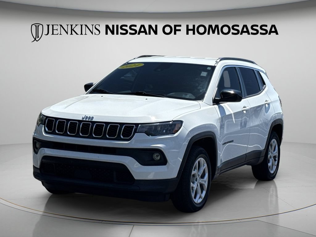 Used 2024 Jeep Compass Latitude AWD/4WD image 15