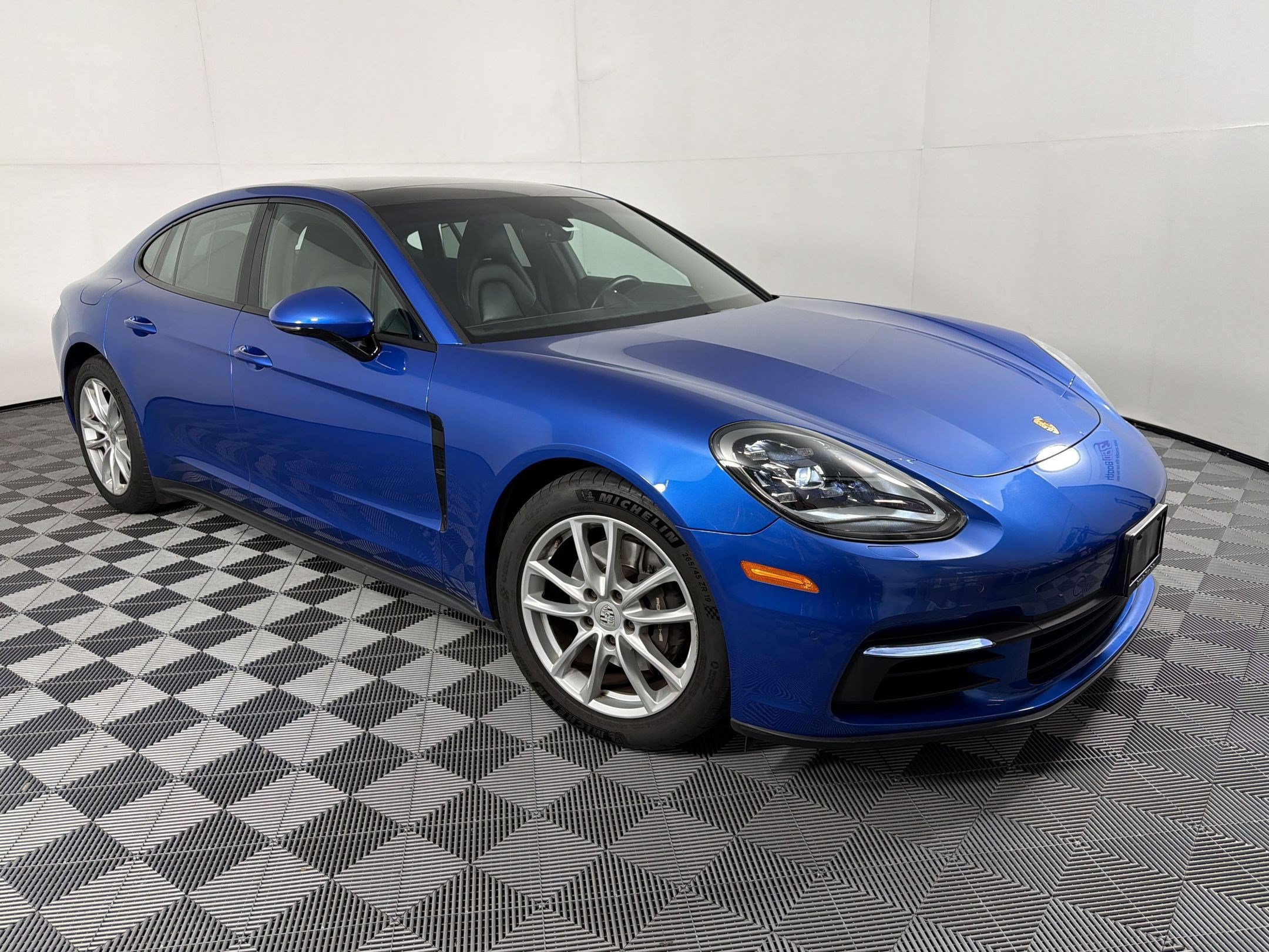 Certified 2019 Porsche Panamera image 7