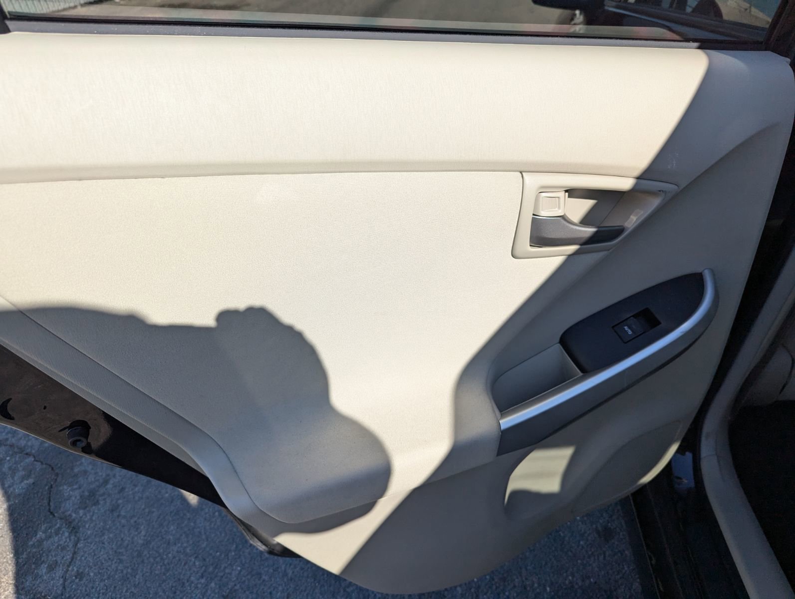 Used 2012 Toyota Prius Three w/ Solar Roof Pkg FWD image 11