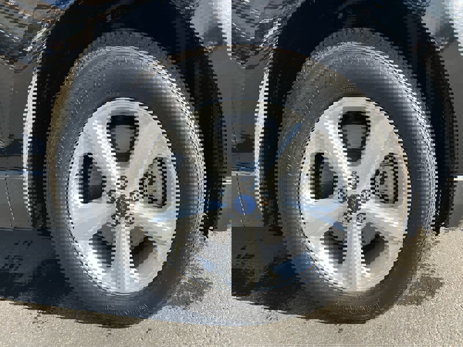 Used 2017 Ford Edge SE image 16