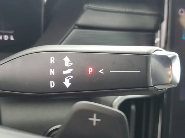Used 2025 GMC Acadia Elevation FWD image 32