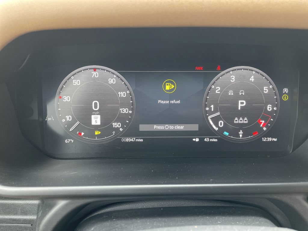Used 2025 Land Rover Defender 110 V8 AWD/4WD image 17