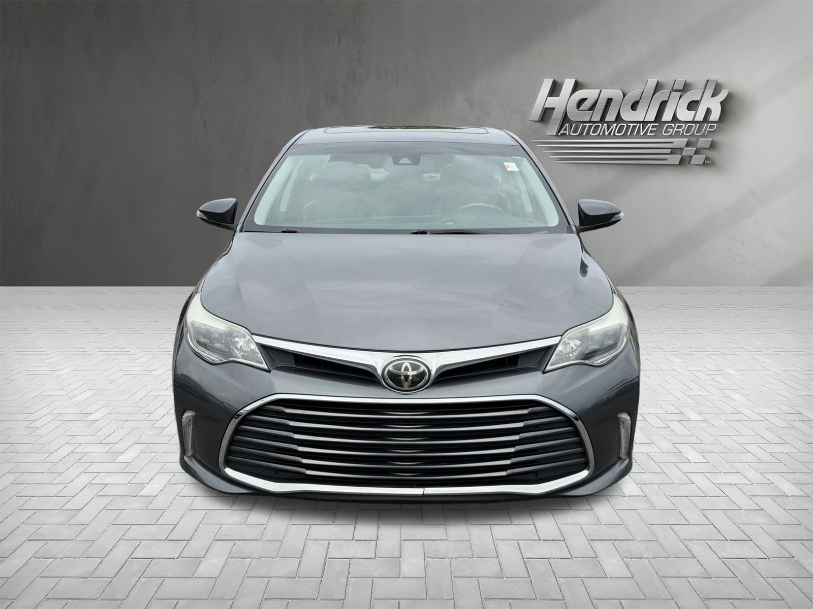 Used 2016 Toyota Avalon Limited w/ Toyota Safety Sense Package FWD image 3