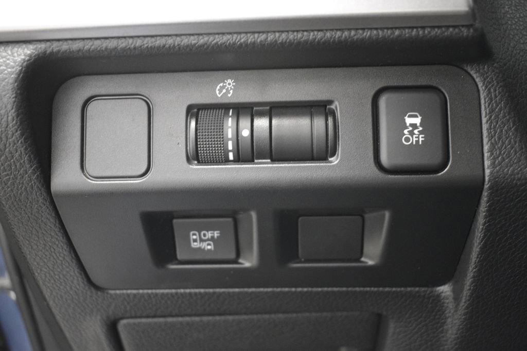 Used 2017 Subaru Crosstrek 2.0i Limited image 36