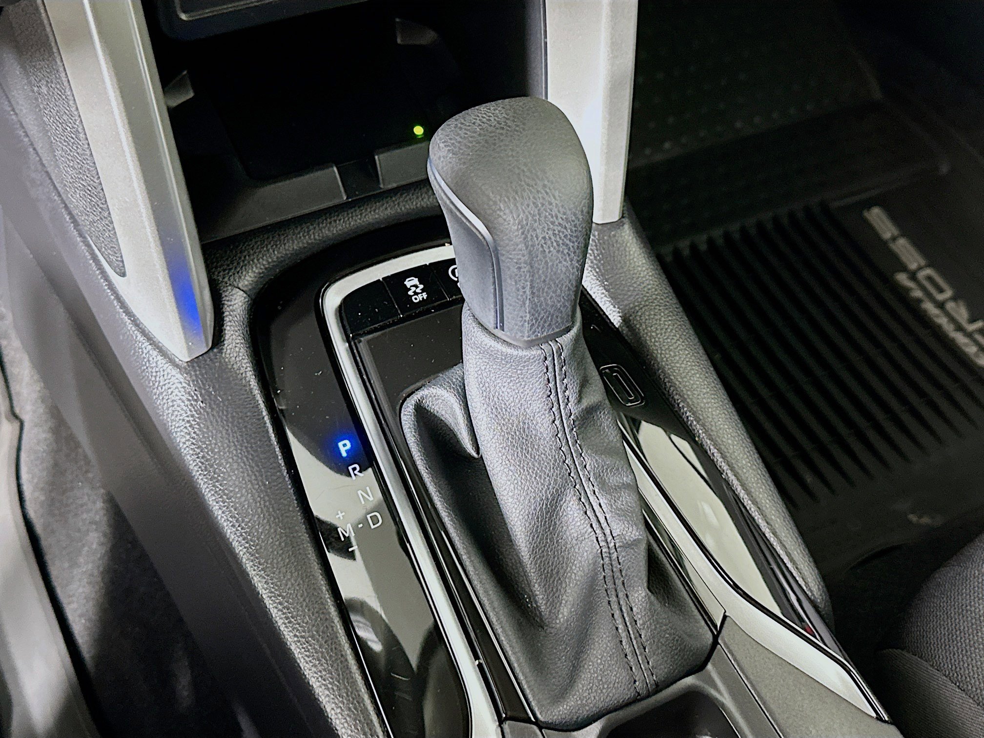 Used 2024 Toyota Corolla Cross LE w/ Black Badges Package (TMS) image 23