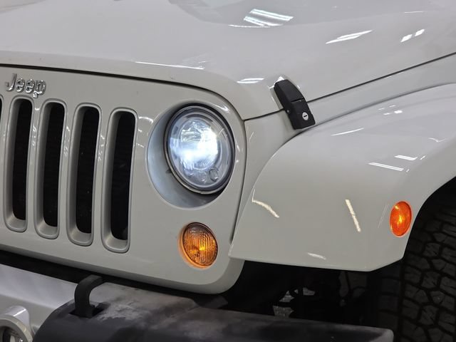 Used 2017 Jeep Wrangler Unlimited Sahara w/ Connectivity Group AWD/4WD image 25