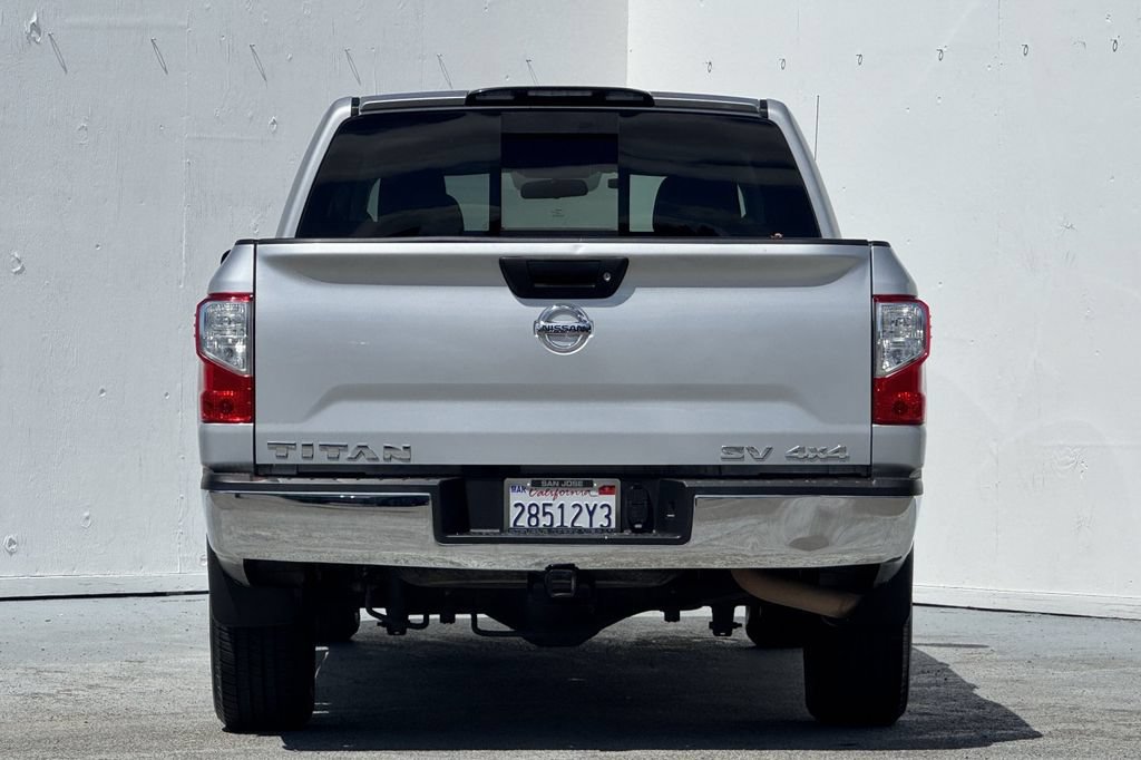 Used 2017 Nissan Titan SV AWD/4WD image 4