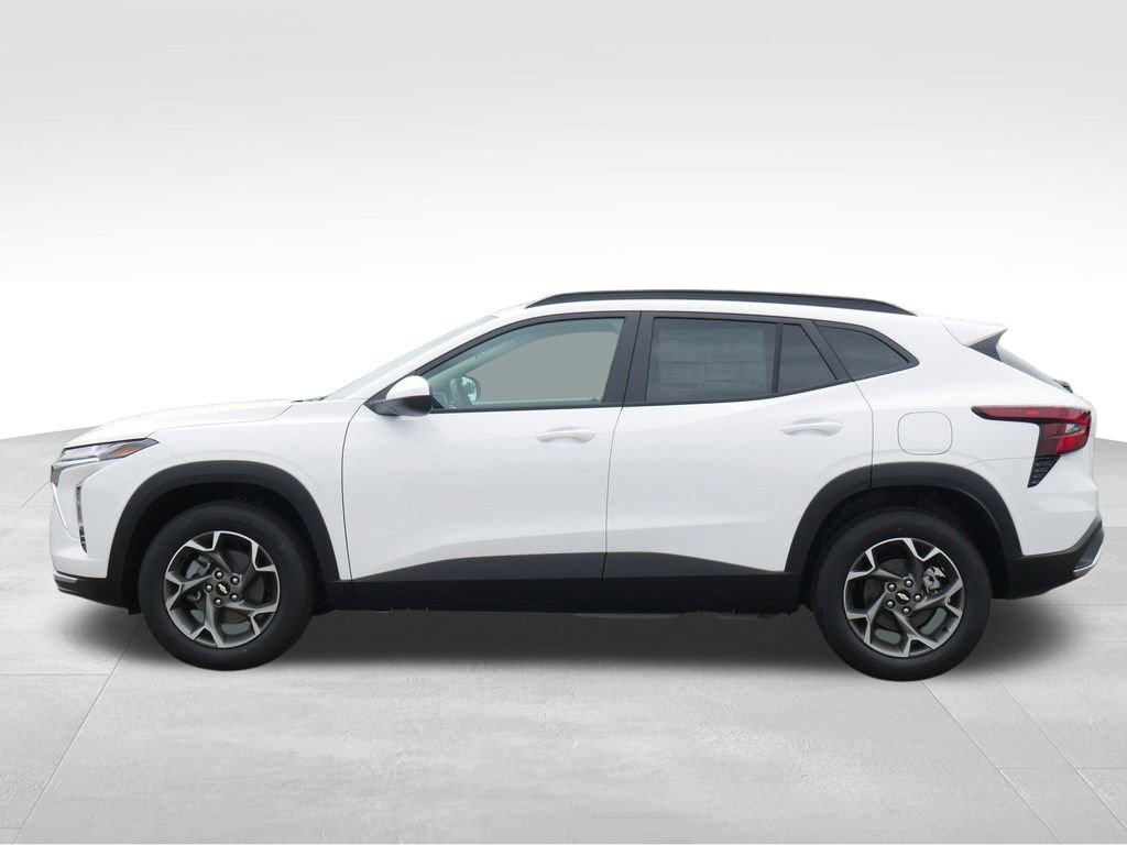 New 2026 Chevrolet Trax LT w/ Driver Confidence Package image 2