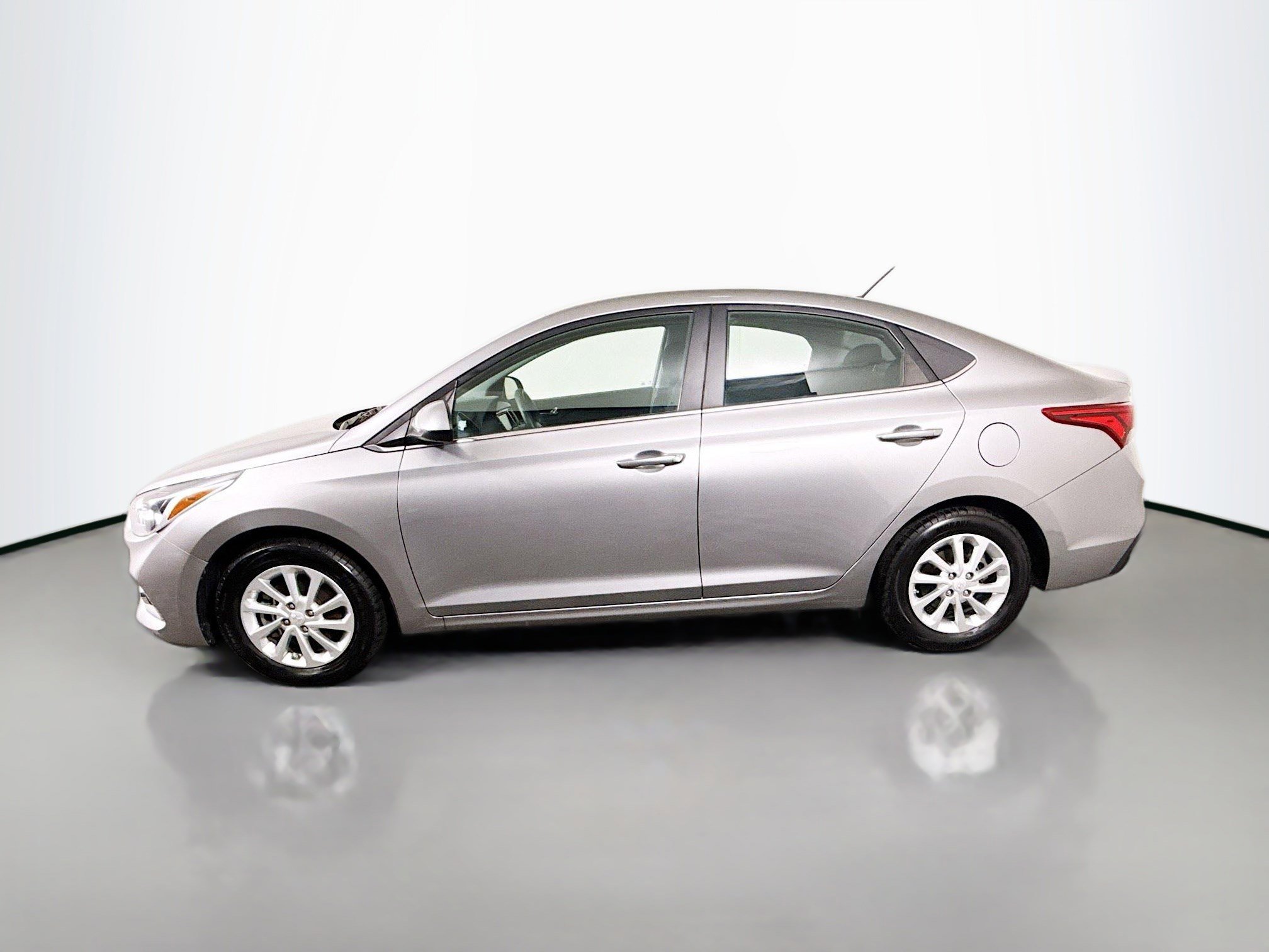 Used 2022 Hyundai Accent SEL image 6