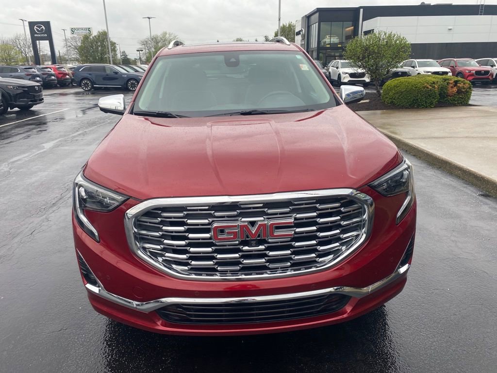 Used 2020 GMC Terrain Denali w/ Denali Premium Package AWD/4WD image 3