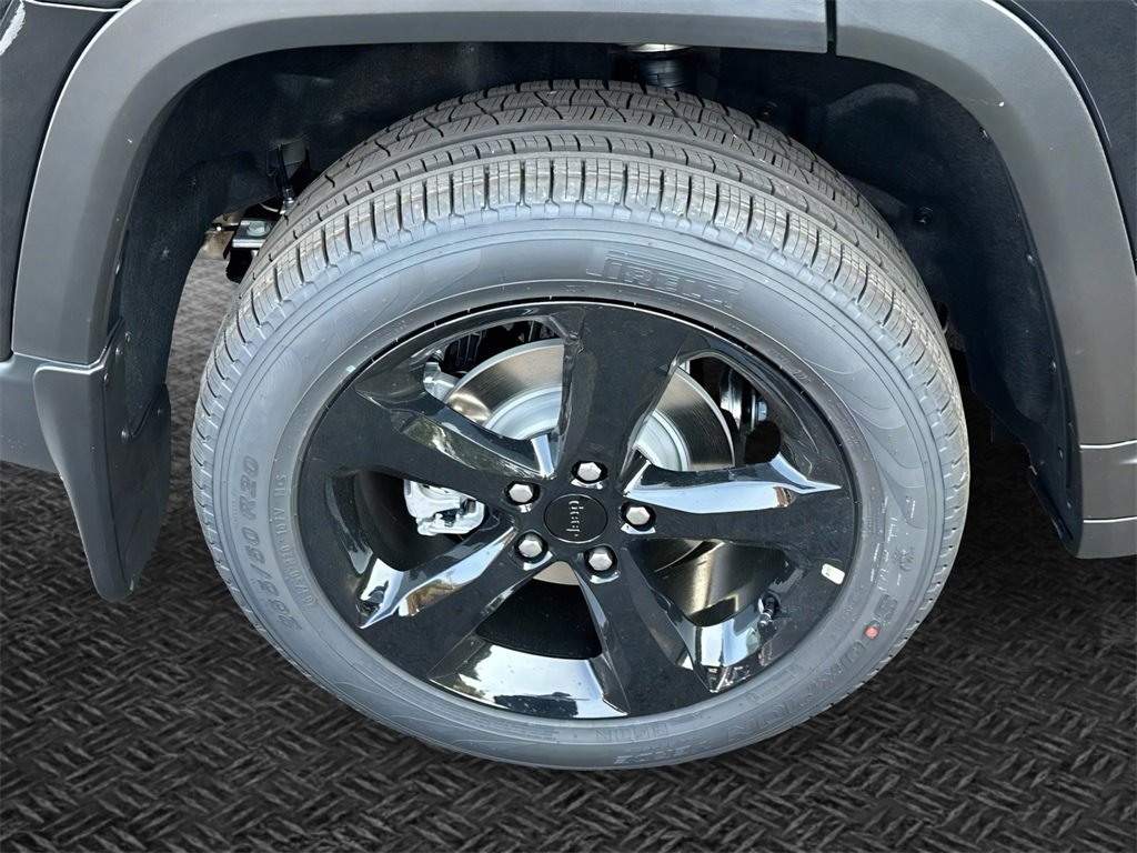 New 2025 Jeep Grand Cherokee Limited w/ Black Appearance Package image 6