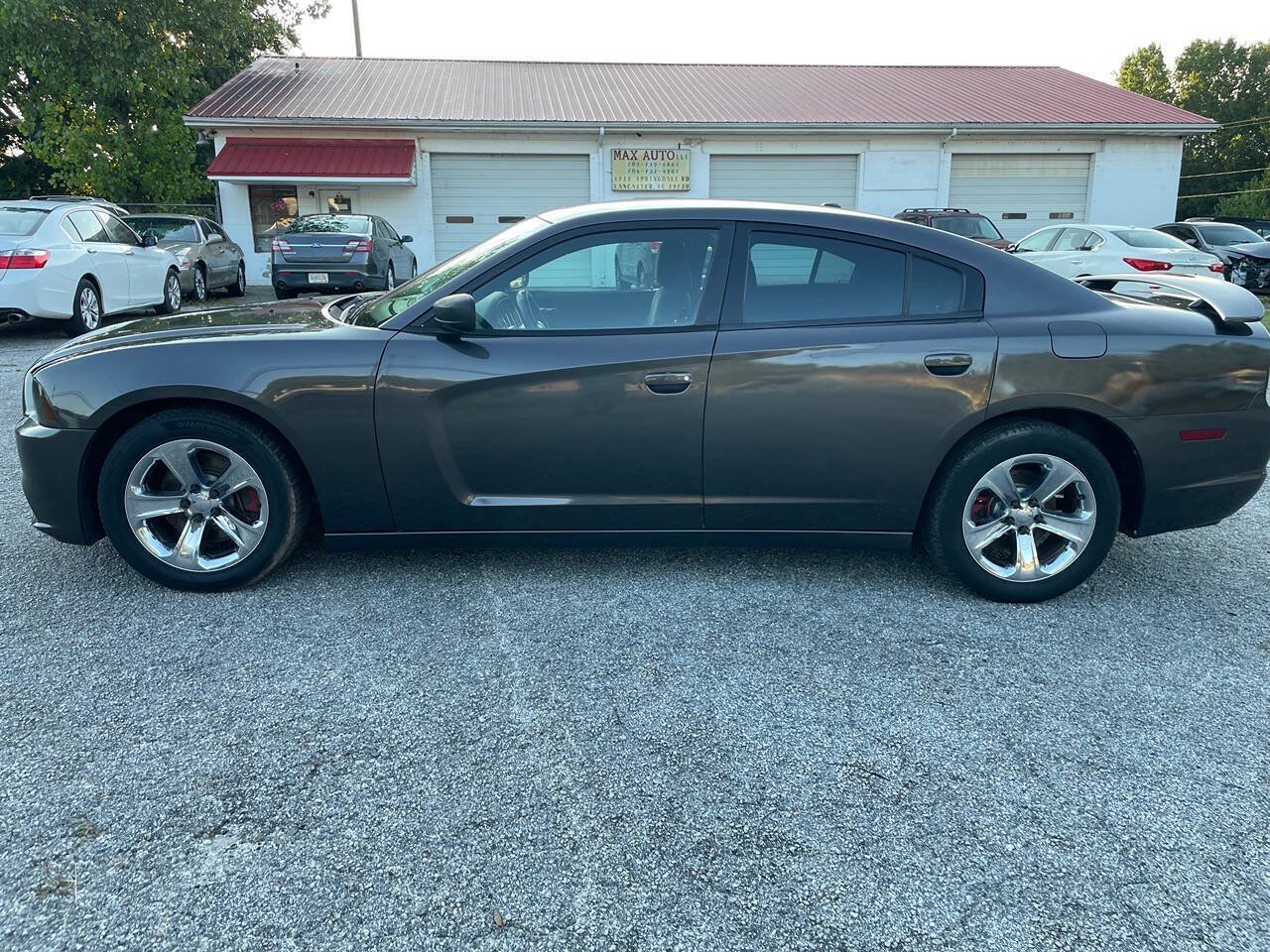 Used 2014 Dodge Charger SE w/ Sport Appearance Group RWD image 4