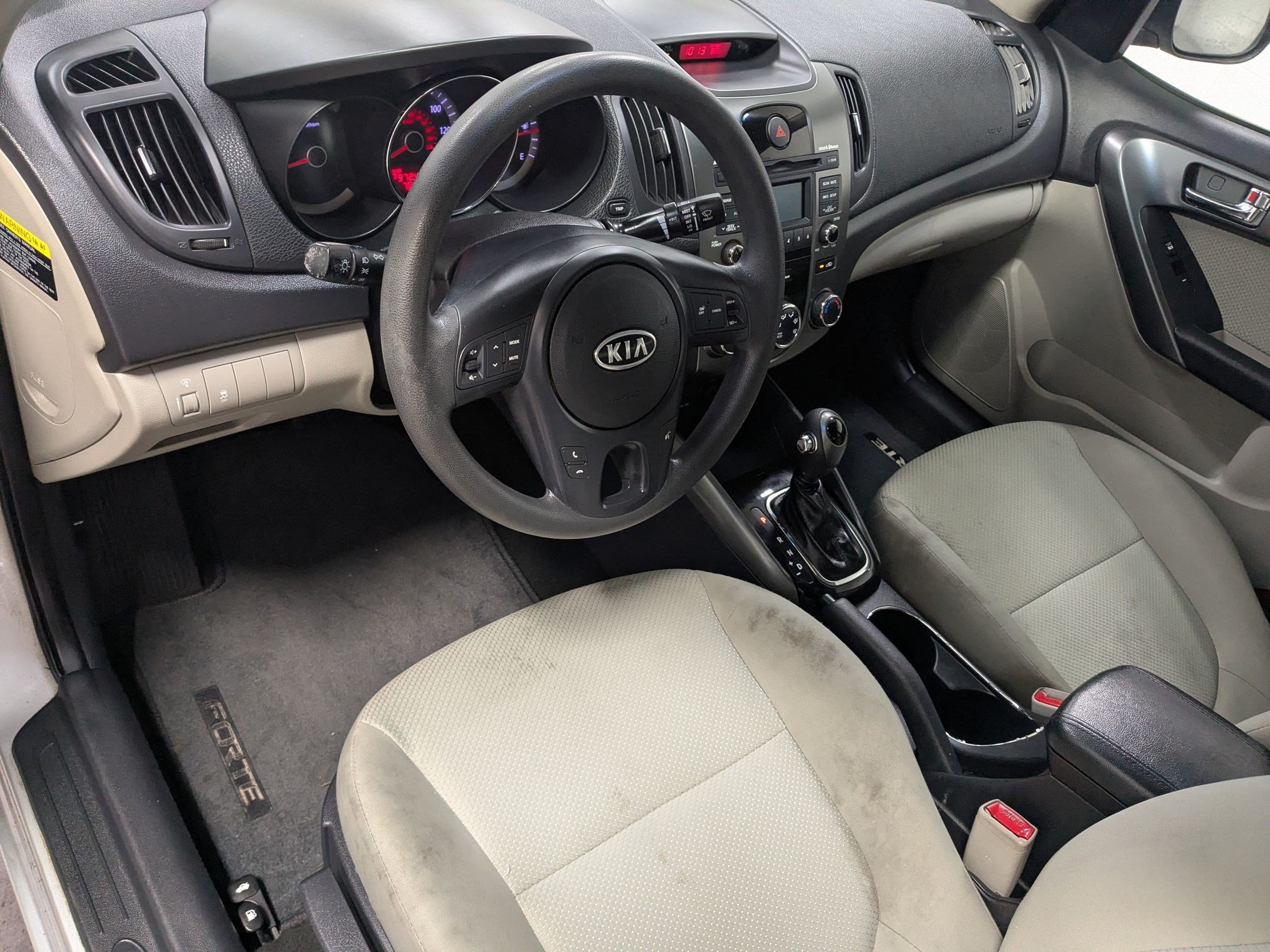 Used 2013 Kia Forte EX w/ Fuel Economy Pkg FWD image 12