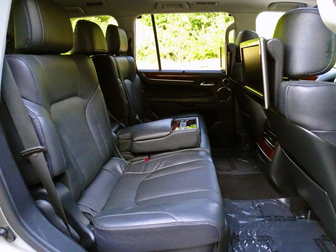 Used 2019 Lexus LX 570 4WD w/ Luxury Package image 35